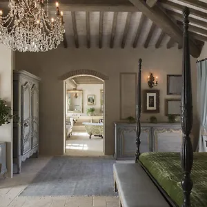 Relais Borgo Santo Pietro Otel